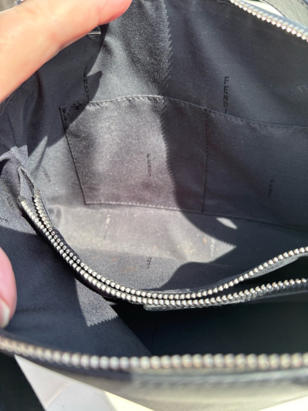 Fendi bag. Black leather By the way. USED - Picture 10 of 10